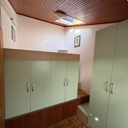 Sunny View Apartment