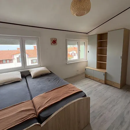 Sunny View Apartment